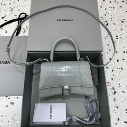Replica Balenciaga...