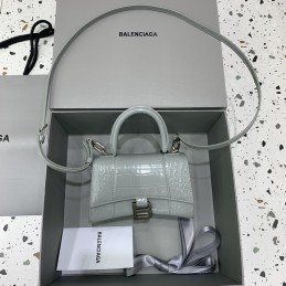 Replica Balenciaga...