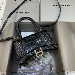 Replica Balenciaga...