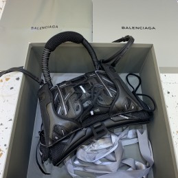 Replica Balenciaga...