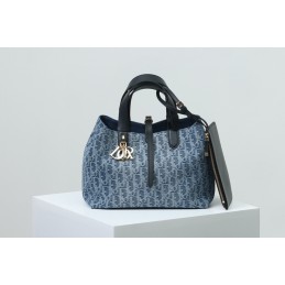 Replica Christian Dior...