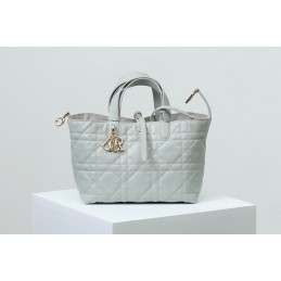 Replica Christian Dior...