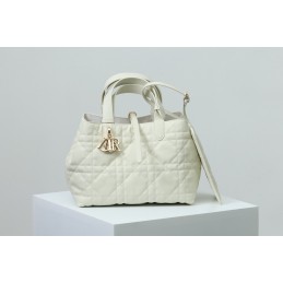 Replica Christian Dior...