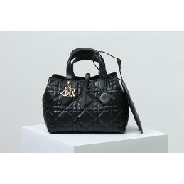Replica Christian Dior...