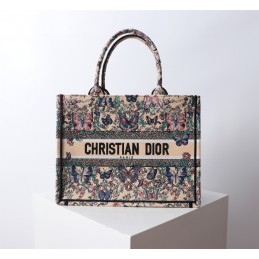 Replica Christian Dior Book...
