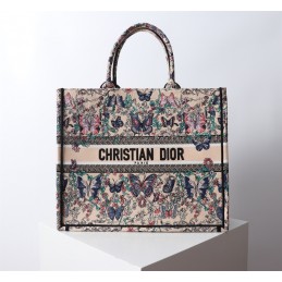 Replica Christian Dior Book...