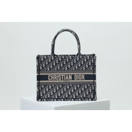 Replica Christian Dior...
