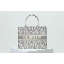 Replica Christian Dior...