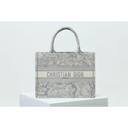Replica Christian Dior...