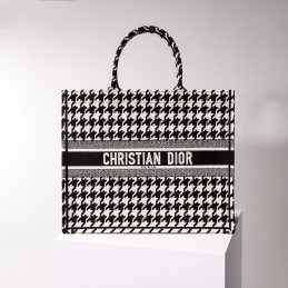 Replica Christian Dior...