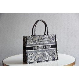 Replica Christian Dior Book...