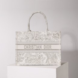 Replica Christian Dior Book...