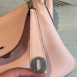 Replica Hermes Blush Pink Lindy 26 Textured Leather Bag